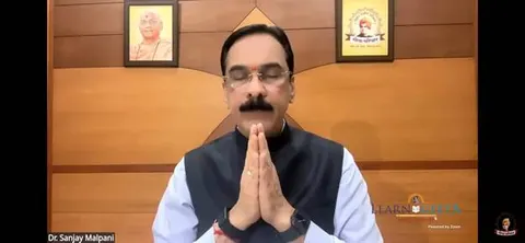 डॉ. संजय मालपानी ऑनलाइन सत्र के आरम्भ में हाथ जोड़कर अभिवादन करते हुए।